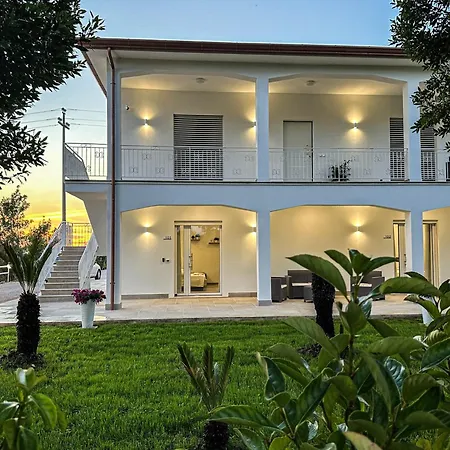 Tenuta57 - Nuovissimo - Immerso Nella Tranquillita - Pochi Minuti Dal Mare Di - Private Parking - Free Wi-fi Appartement *